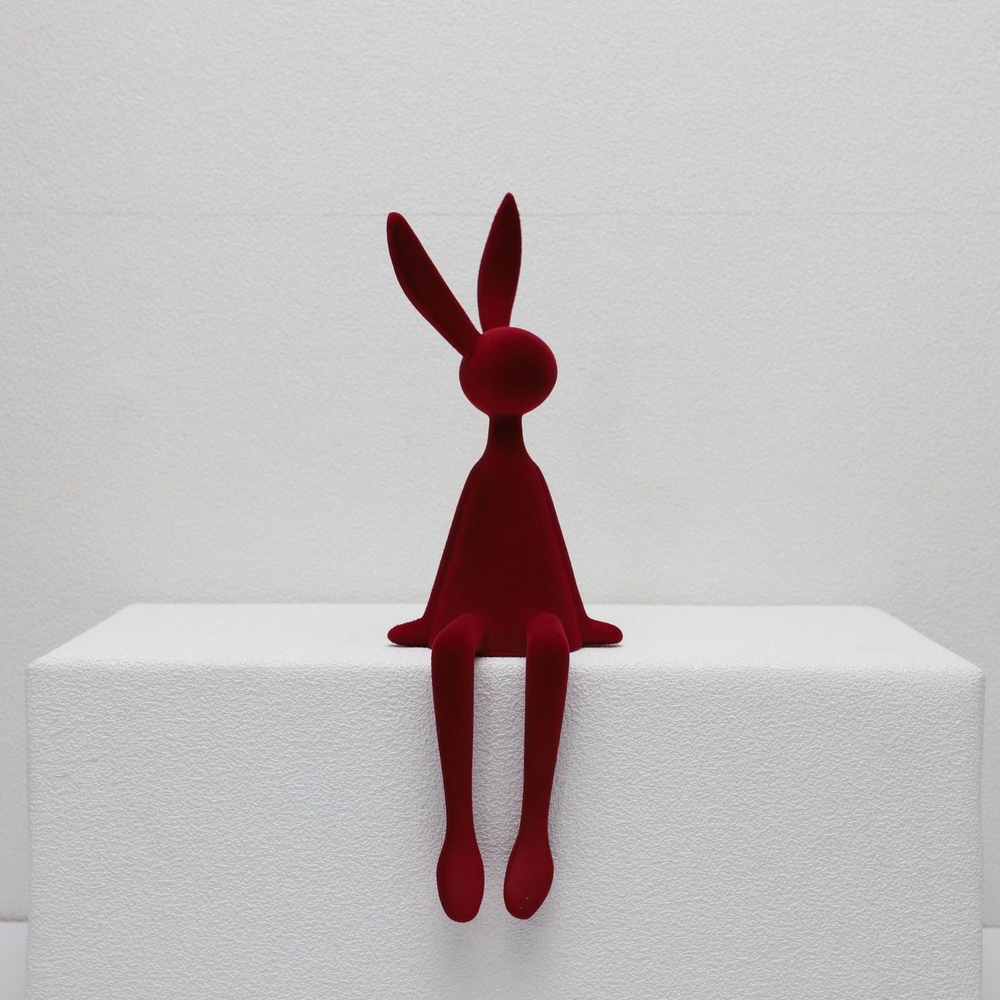 פסל  מודרני - ארנב יושב